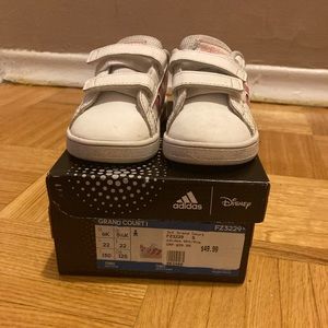 Toddler adidas shoes size 6K